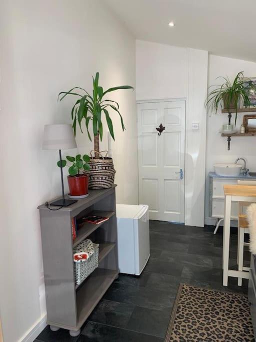 Apartment The Garage Getaway *