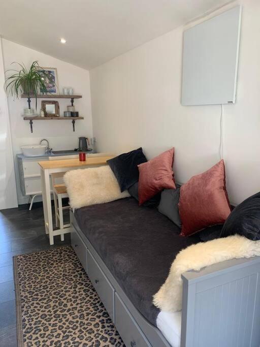 The Garage Getaway Apartment Glastonbury